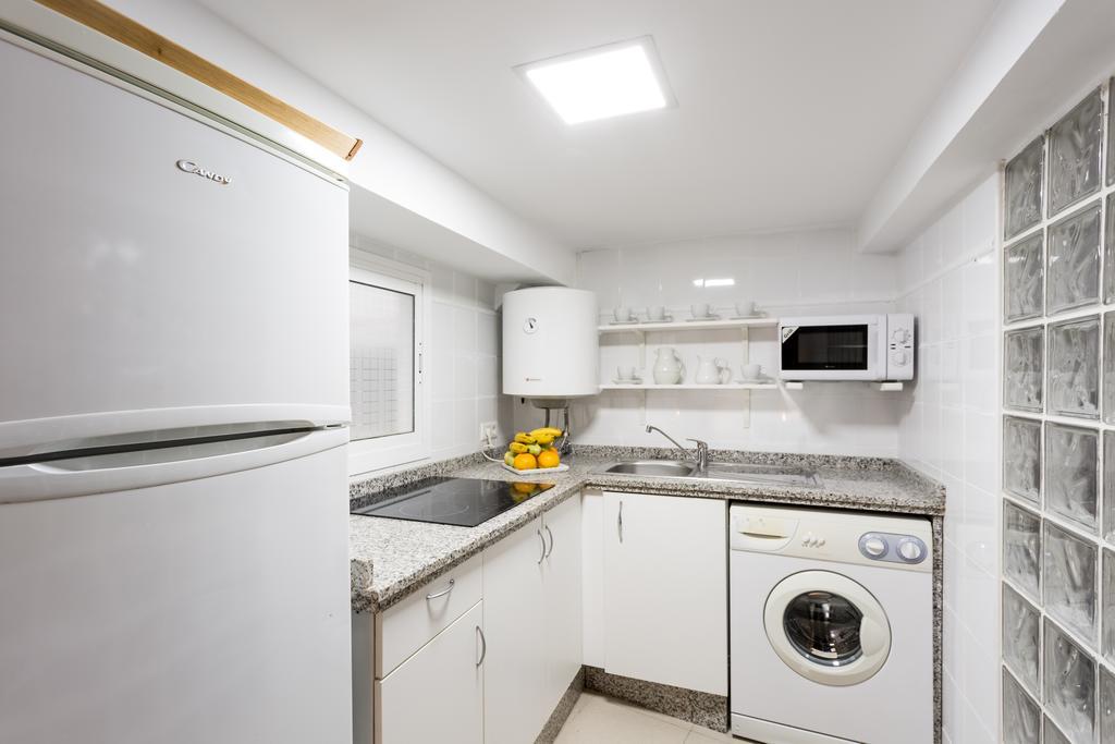 Apartamentos Diaber Gerona 22 Seville Luaran gambar