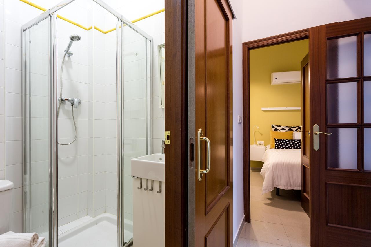 Apartamentos Diaber Gerona 22 Seville Luaran gambar